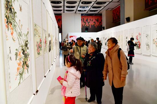 “全国妇联离退休干部书画工艺美术作品展”在京举办
