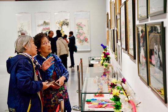 “全国妇联离退休干部书画工艺美术作品展”在京举办